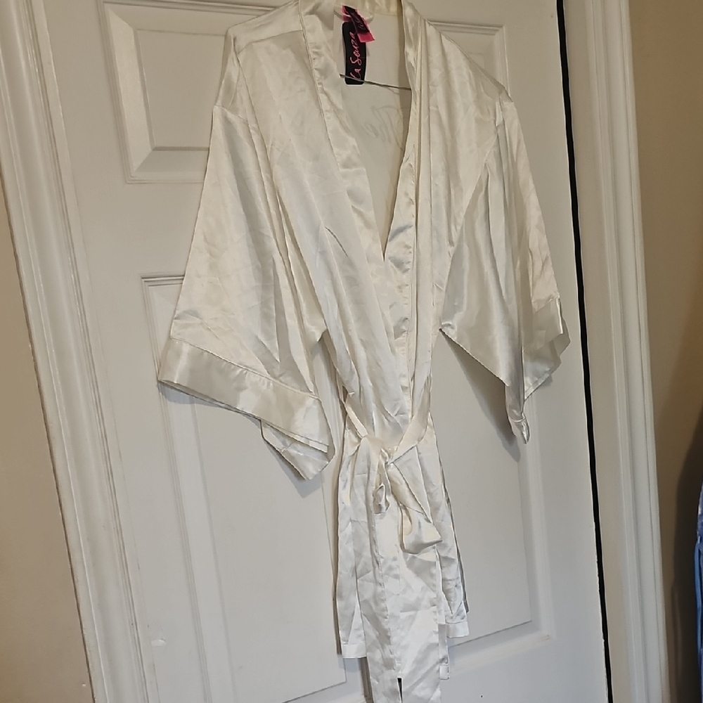 La SENZA White Satin Robe Intimates & Sleepwear S/M